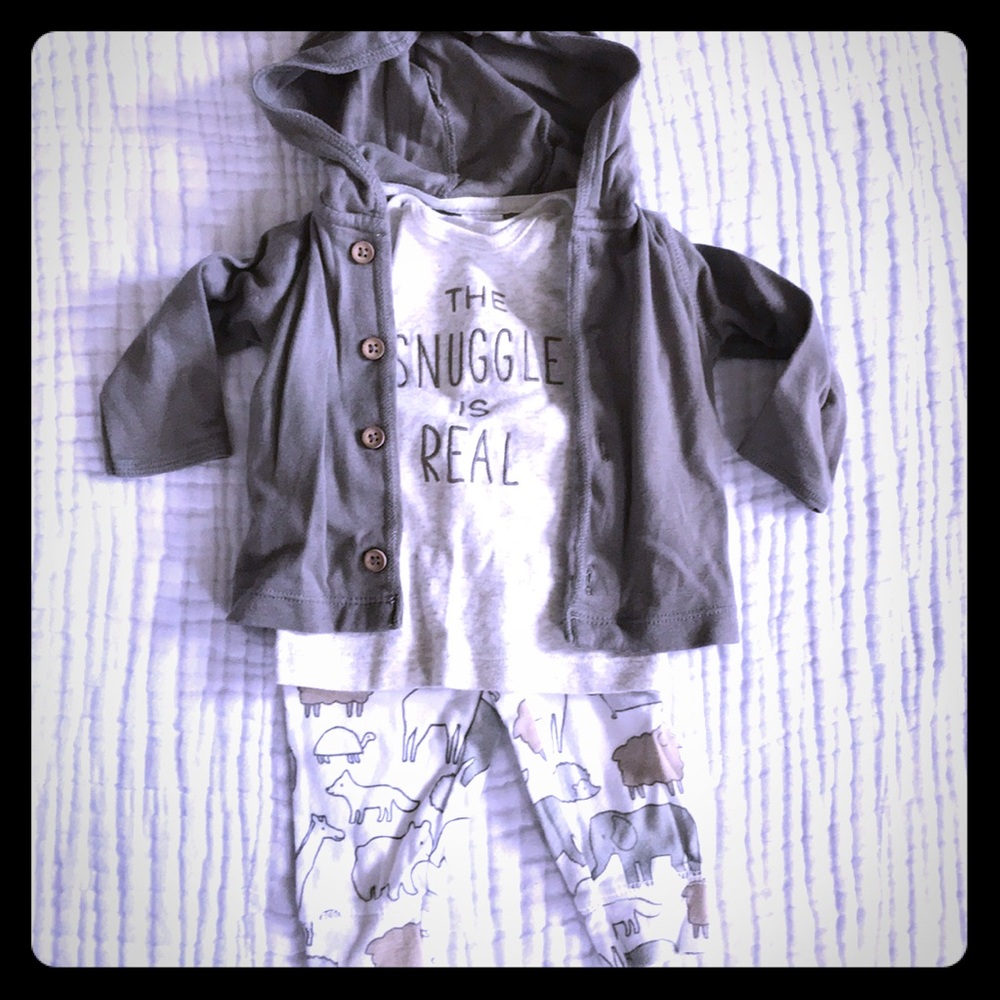 “The snuggle is real” outfit